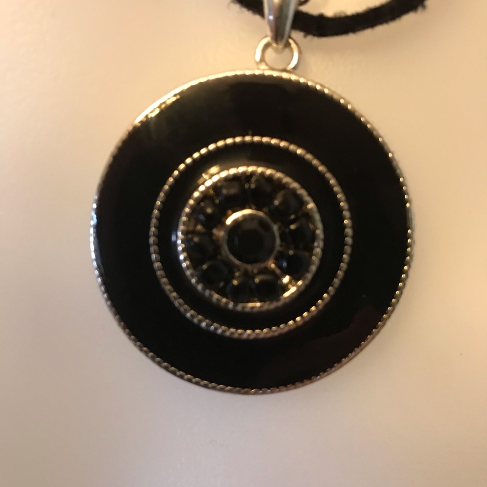Silver/Black Necklace - Picture 2 of 2